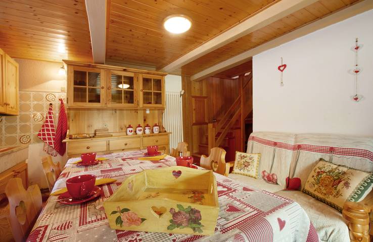 Log cabin for 4 people, with balcony in Italy