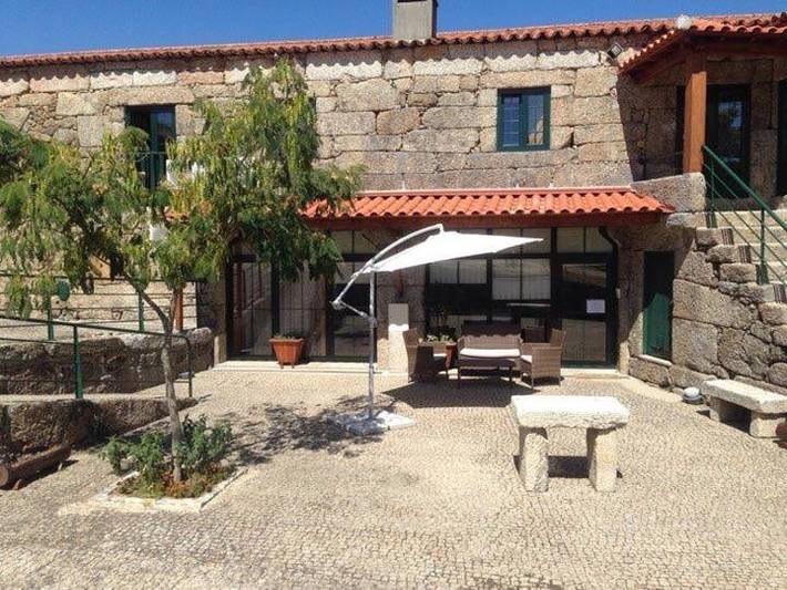 Maison d’hôte, avec Balcon et Terrasse ainsi que Jardin et Piscine à Amarante