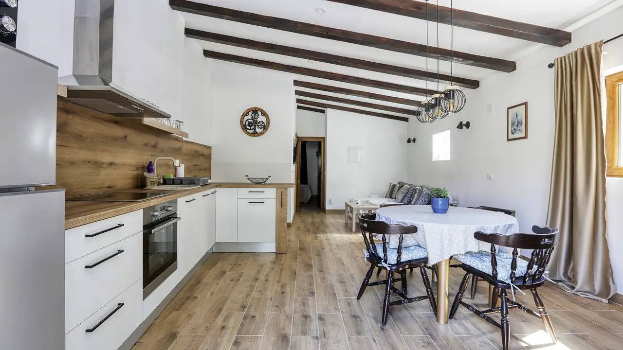 Ganze Ferienwohnung, Ferienwohnung für 4 Personen (38 m²) in Jezera in Tisno, Murter