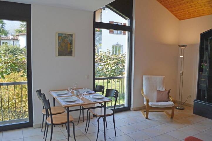 Appartement entier, Holiday apartment on the ground floor of a detached house surrounded by greenery in Ascona, Alpes tessinoises