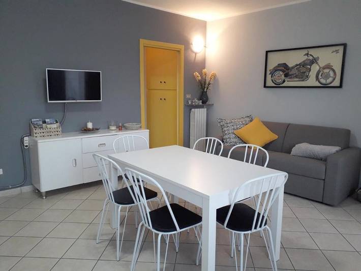 Ferienhaus für 6 Personen, mit Balkon und Terrasse sowie Garten in Dormelletto