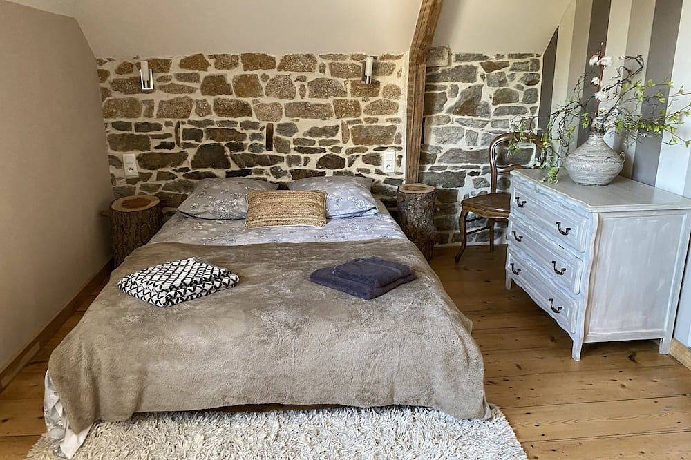 Entire apartment, Charming T3 apartment in the historic center of Dinan in Dinan, Dinan region