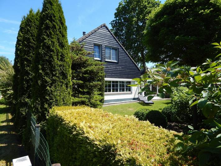 Ferienhaus für 4 Personen, mit Terrasse und Garten in Bruinisse