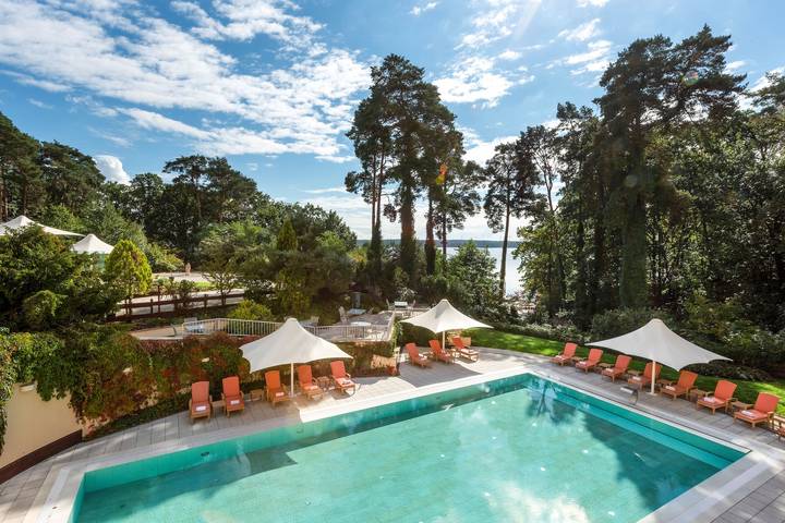 Hotel para 2 personas, con piscina para niños además de sauna y piscina - 1