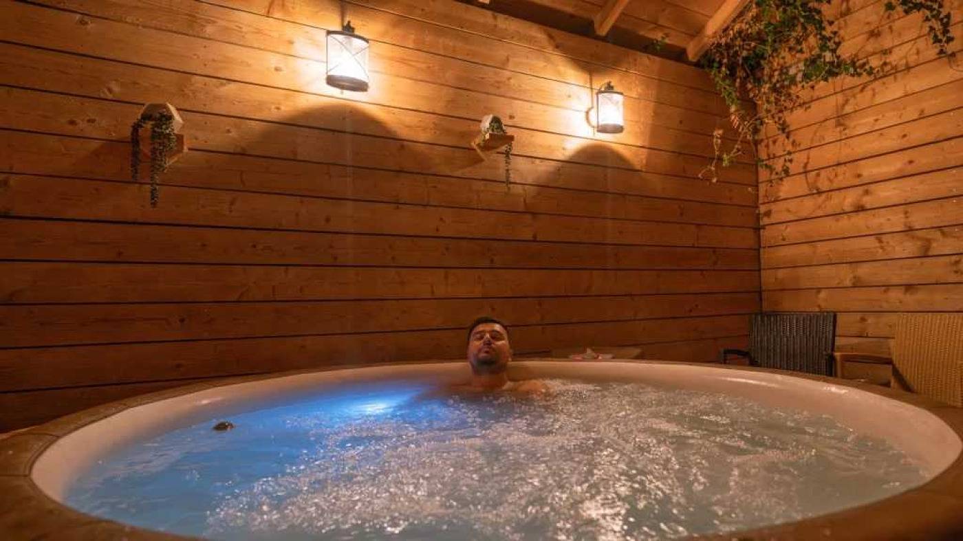 Zecamping 2 étoiles piscine couverte pet friendly sauna locatif 7m2 2 pers in Bar-sur-Aube, Aube