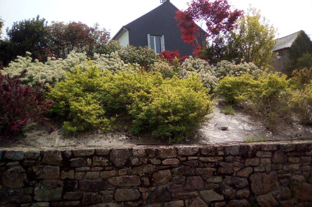 Maison proche commerces, petit echo de la mode étang 5 ha 15 mn de la mer, rando in Châtelaudren, Cotes-d'Armor