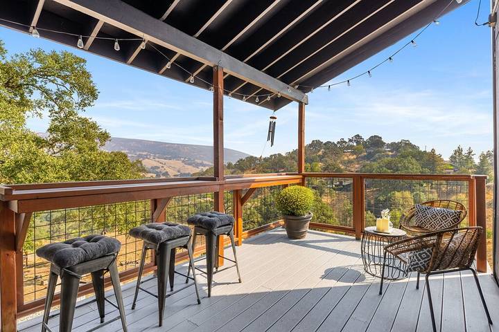 Vacation rental for 10 people, with yard, with pets in Mendocino County