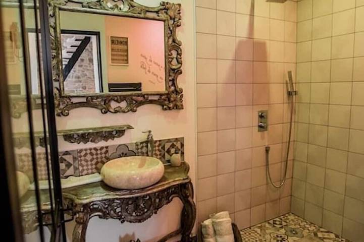 Location de vacances pour 2 personnes, avec terrasse et jardin ainsi que piscine et jacuzzi à Bain-de-Bretagne - 4