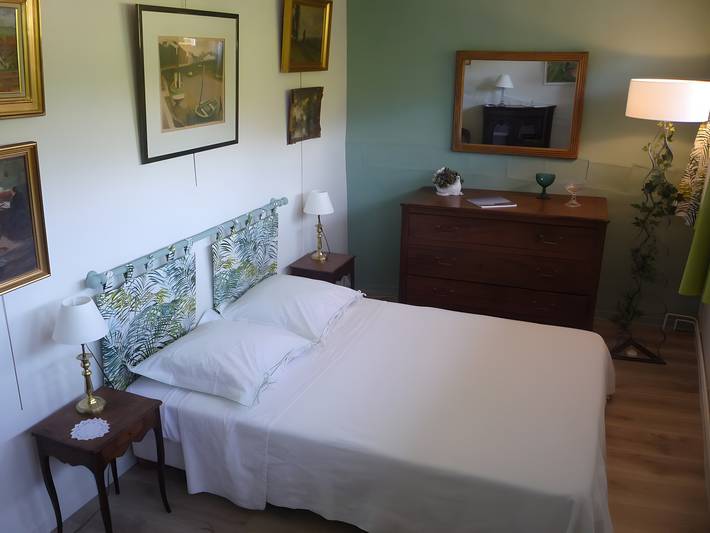 Chambre d'hôtes 'L'oyselière À Cliousclat - Chambre' avec vue sur la montagne, Wi-Fi et climatisation in Cliousclat, Région de Valence