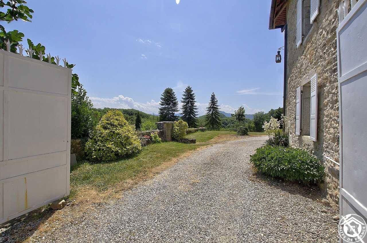 Les Sapins in Saint-Germain-les-Paroisses, Belley