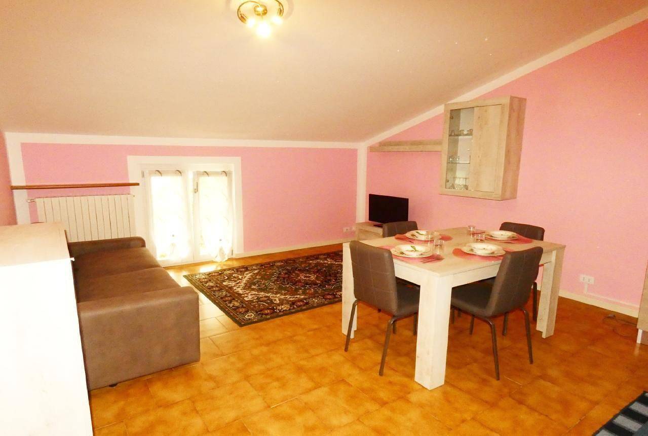 Ganze Ferienwohnung, Appartamento Miralago in Polpenazze del Garda, Gardasee-Berge