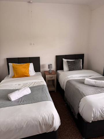 Holiday Rental for 10 People in Walsall, Birmingham Area, Photo 3