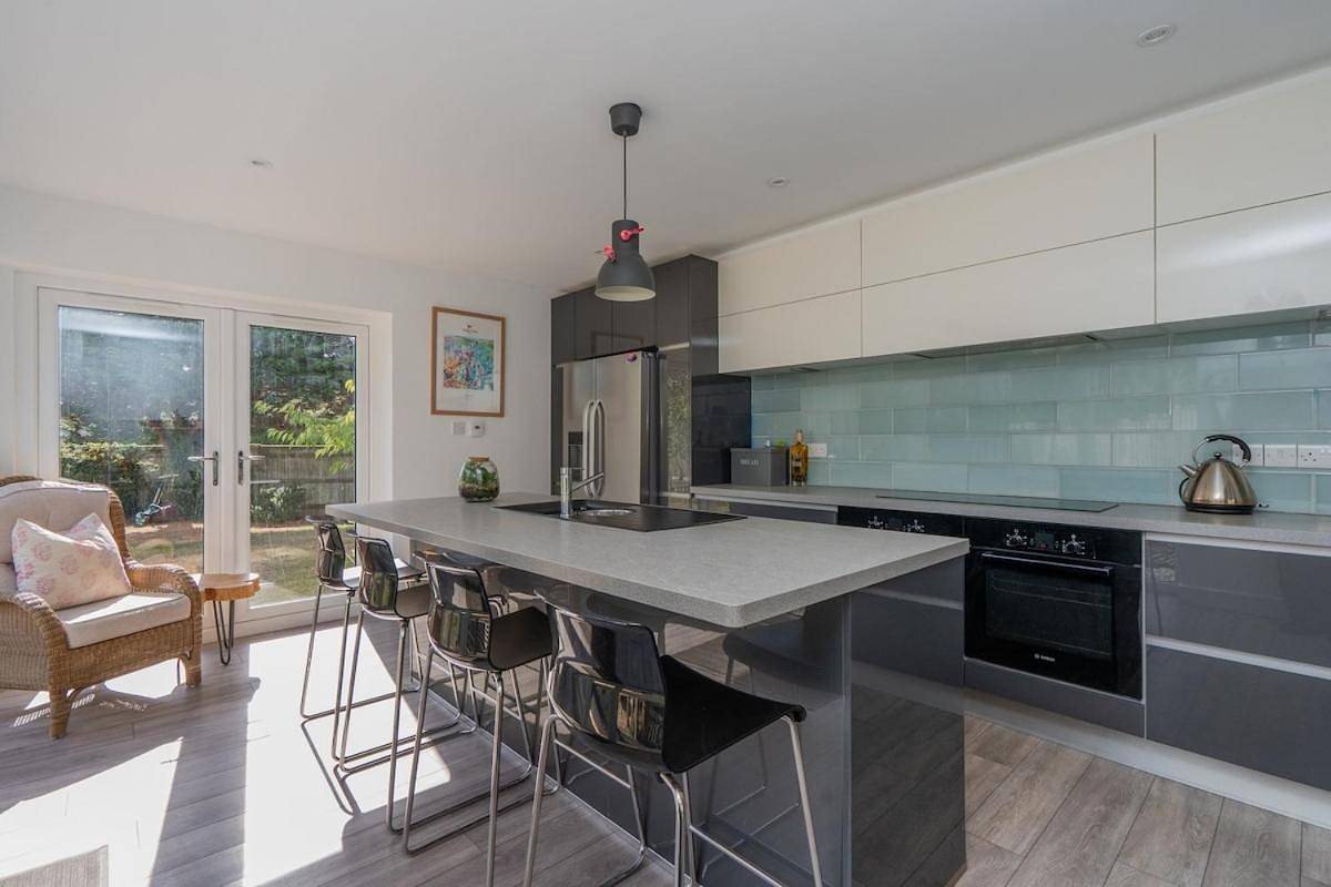 Five-Bedroom House in Hayling Island, Havant