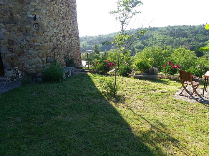 Chambre d’hôte pour 2 personnes, avec Terrasse ainsi que Jardin et Vue à Saint-Beauzire