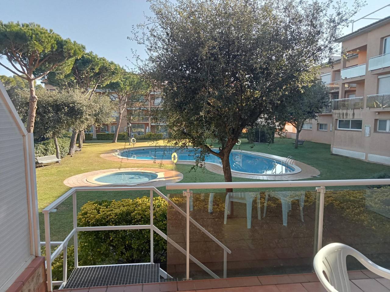 Ganze Wohnung, Geräumiges Eg-Appartement mit Garten & Terrasse, Pool, 1,3 km vom Strand entfernt – Platz für 6 Pers. in Pals, Costa Brava