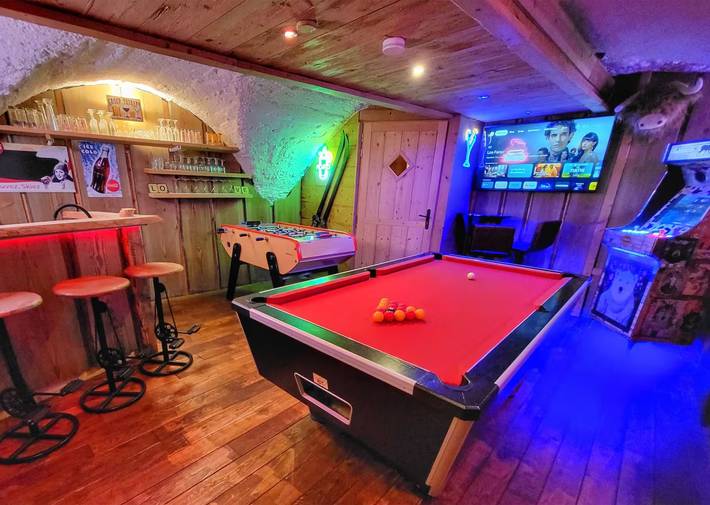 Chalet for 10 people, with sauna and garden as well as hot tub, with pets - 1