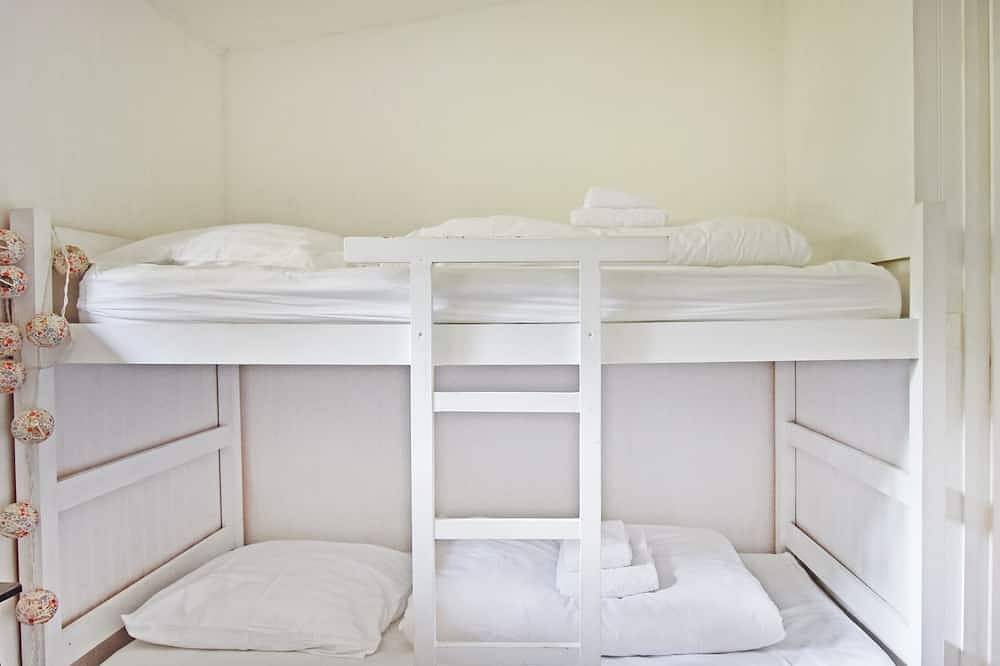 Hermosa y encantadora villa de madera con piscina, entre la cuenca y el océano. in Lège-Cap-Ferret, Region de Arcachon