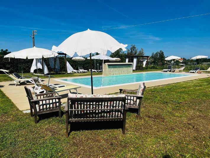 Agriturismo per 4 persone, con Giardino e Piscina nonché Panorama a Castagneto Carducci