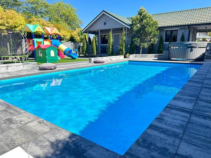 Chalet für 6 Personen, mit Whirlpool und Garten sowie Pool, kinderfreundlich - 1