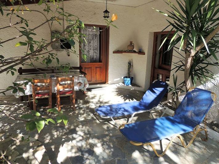 Ferienhaus für 2 Personen, mit Terrasse und Garten in Pitsidia - 2