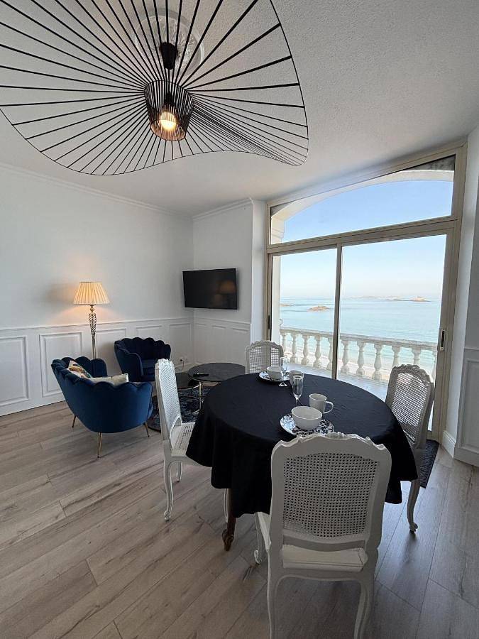 Gîte pour 2 personnes, avec vue dans Saint-Énogat