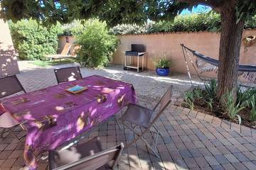 Gîte pour 2 personnes, avec terrasse et jardin, animaux acceptés à Pierrefeu-du-Var