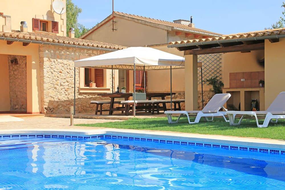 Finca Marti Ferrer: private swimming pool, garden, barbecue, Wifi, air conditioning. in Inca, Majorca Center