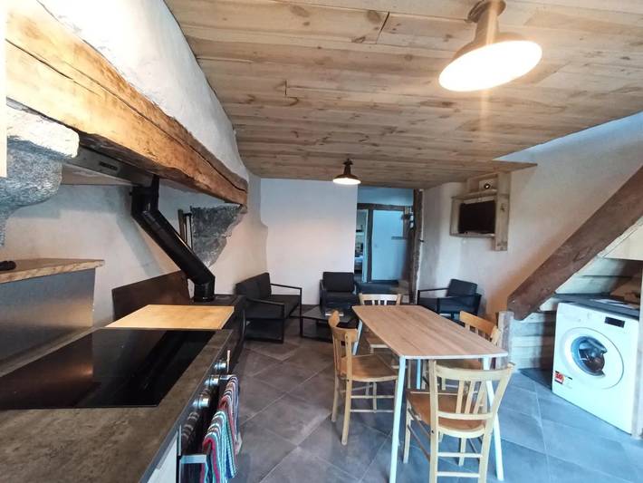 Gîte pour 5 personnes, avec terrasse et piscine dans Les Laubies - 3