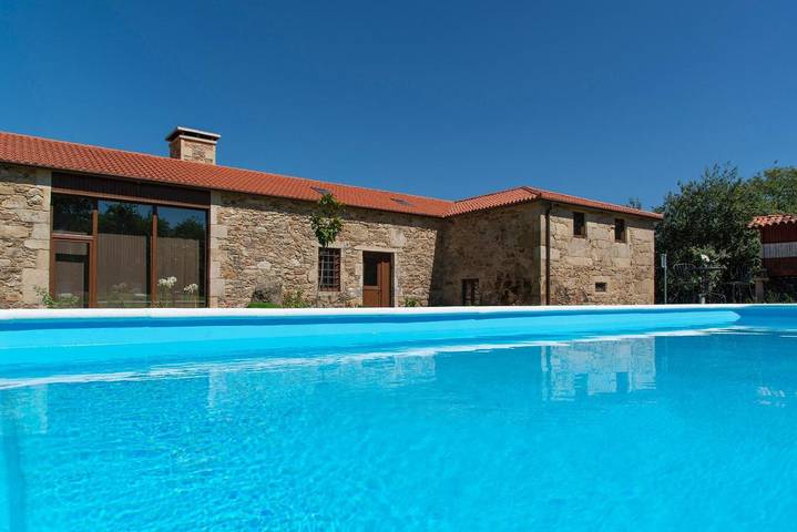 Casa de vacaciones para 2 personas, con Terraza además de Jardín y Piscina en Silleda