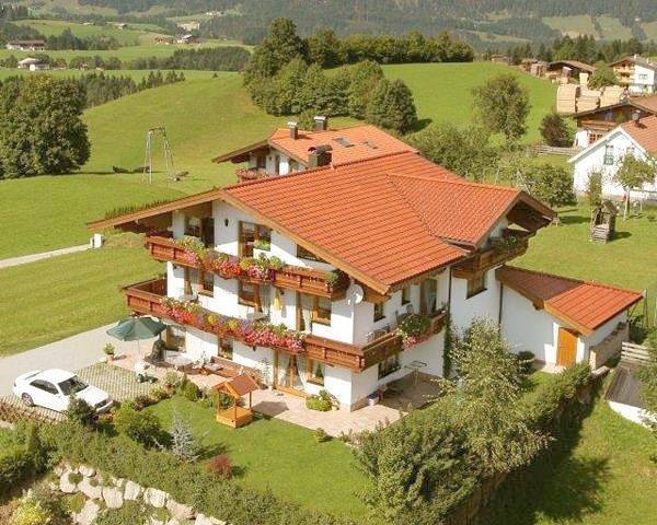 Ferienwohnung für 3 Personen, mit Balkon und Garten in Schwendt