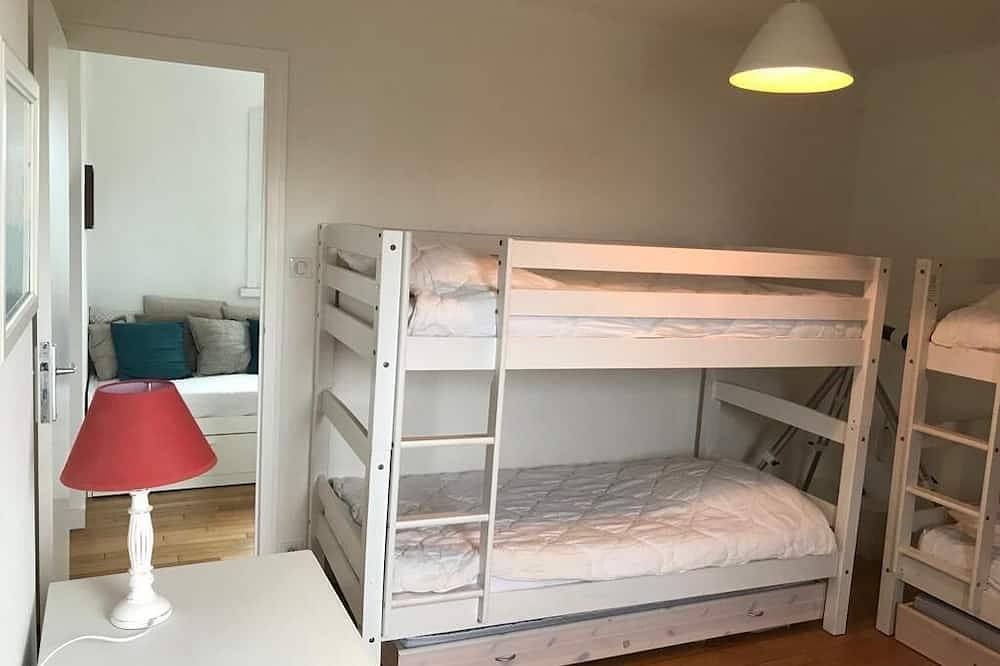 Beautiful family home - sleeps 10 - 3 min from the beach in Combrit, Côte de Cornouaille