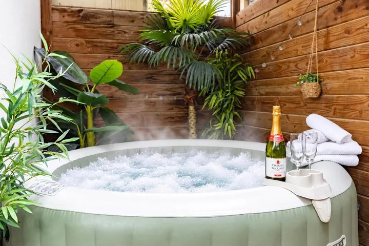 Apartamento de vacaciones para 3 personas, con jardín y jacuzzi - 1