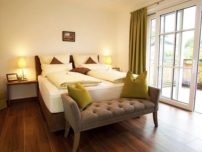 Ferienwohnung für 2 Personen, mit Terrasse und Garten sowie Ausblick