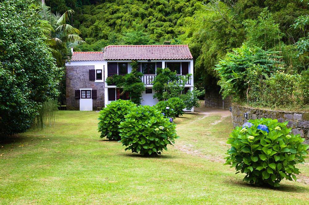 Cascade House - Azores - São Miguel - Lagoa das Furnas in Lagoa das Furnas, Furnas