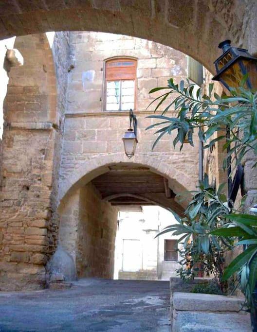 Appartement entier, Apartment in Remoulins, Région de Nîmes