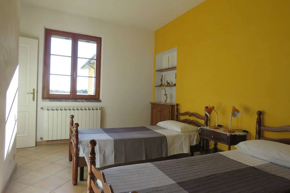 House With Swimming Pool And Tennis Court Near The Sea And The Five Lands in Fiumaretta di Ameglia, Ameglia Gemeinde