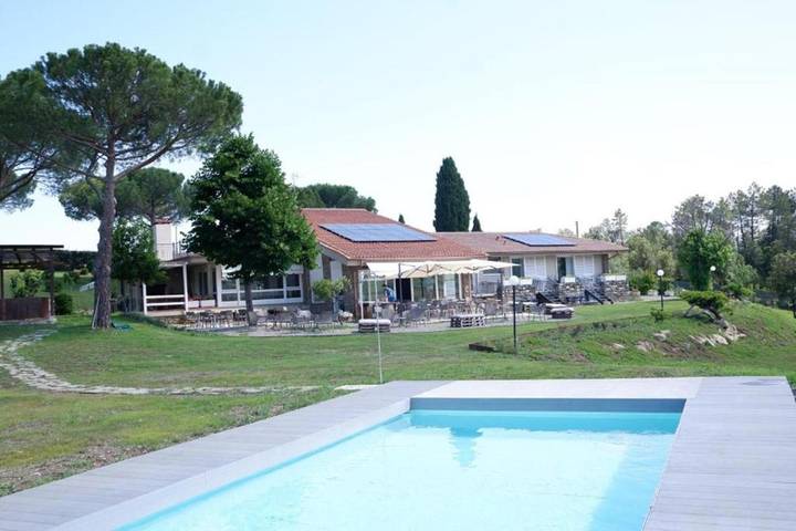 Vakantiewoning voor 4 personen, with Balkon and Terras as well as Tuin and Zwembad in Greve In Chianti