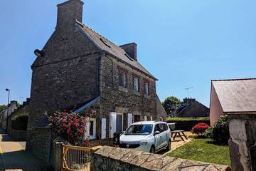 Gîte pour 4 personnes, avec jardin à Ploumilliau