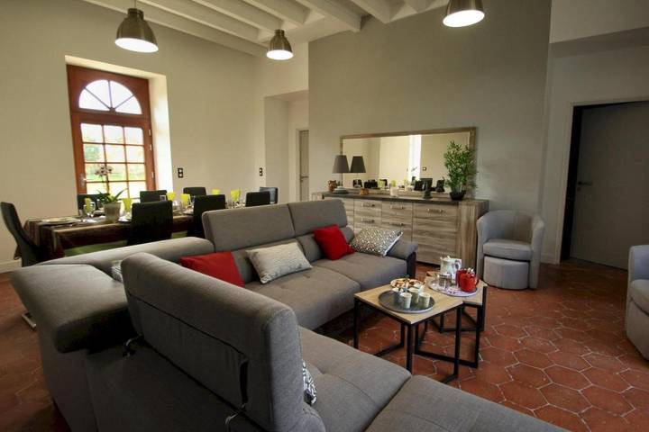 Location de vacances pour 12 personnes, avec jardin à Saint-Gaudent