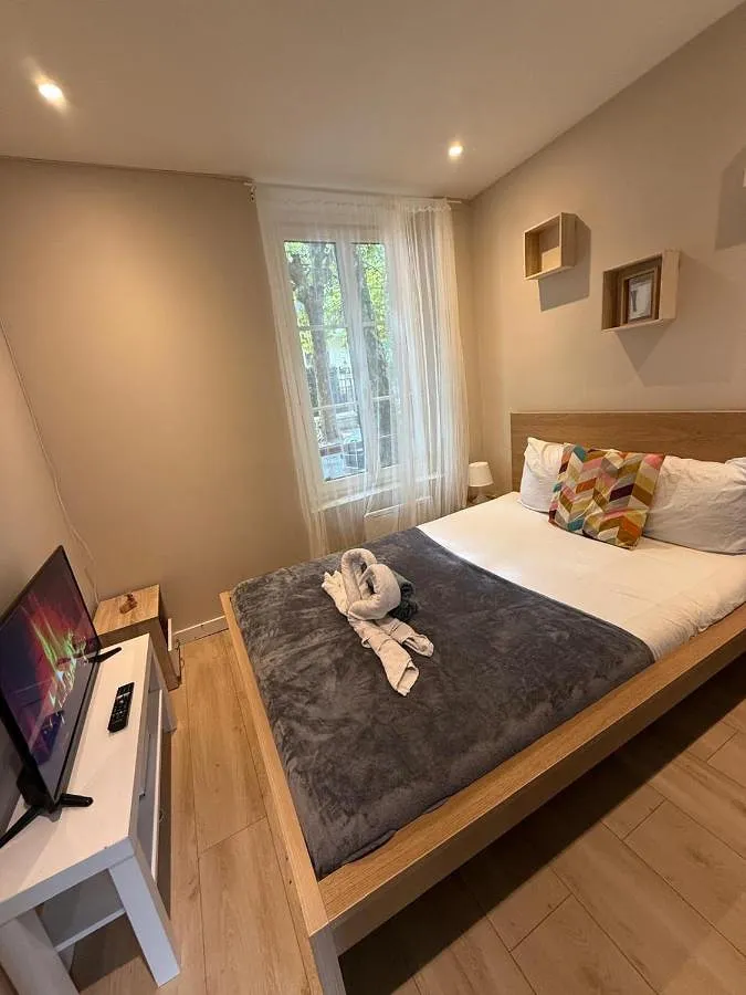 Ferienwohnung für 2 Personen, mit Terrasse und Garten sowie Ausblick - 1