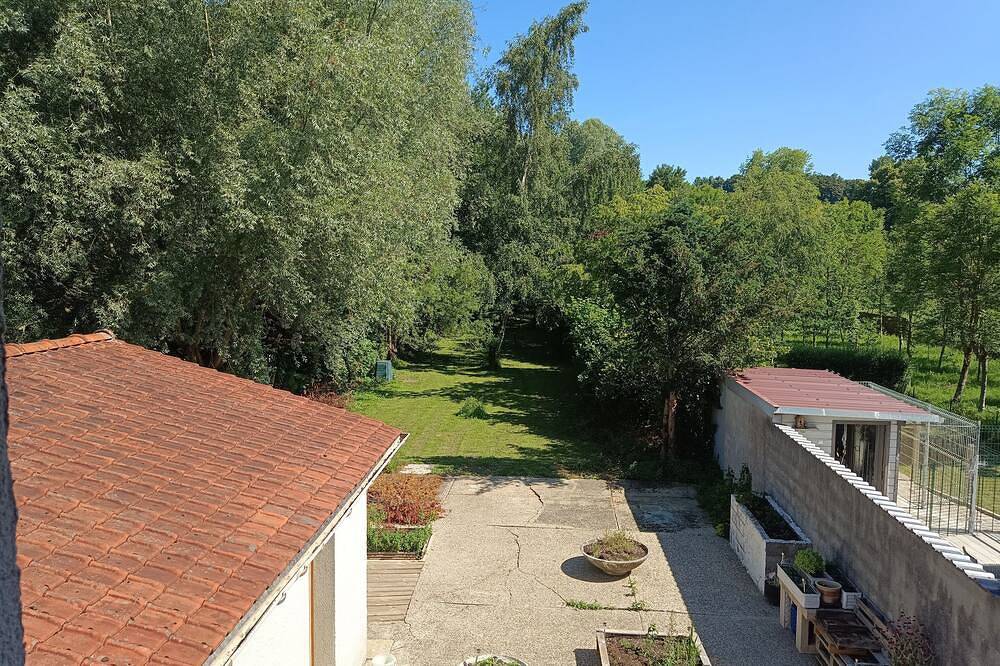 Acogedora y tranquila habitación doble con amplio escritorio in Fruges, Montreuil (Região)