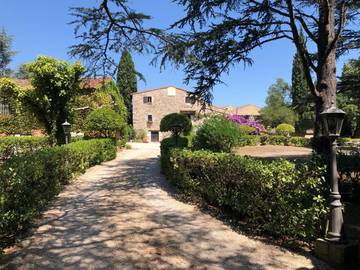 Gîte pour 6 personnes, avec vue et jardin ainsi que piscine et sauna à Darnius