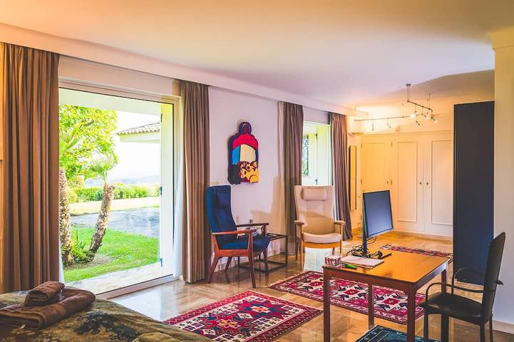 Villa pour 14 personnes, avec terrasse et jardin à Tourrettes-sur-Loup - 3