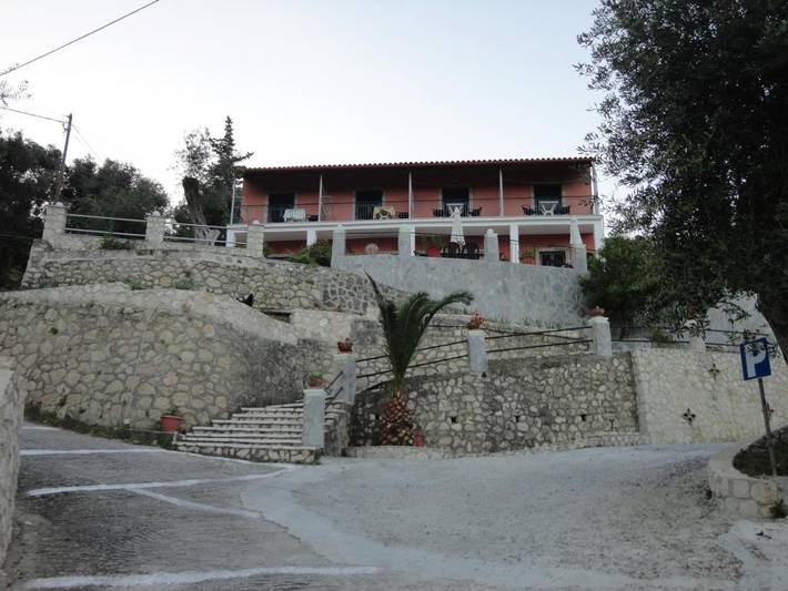 Διαμερίσματα διακοπών για 3 άτομα, με ταράτσα και θέα, με κατοικίδια ζώα στην Παλαιοκαστρίτσα