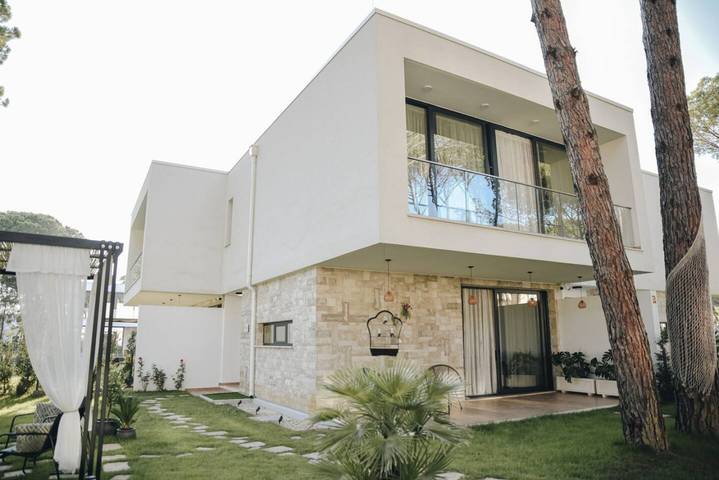 Villa für 6 Personen mit Pool in Ishëm, Albanien