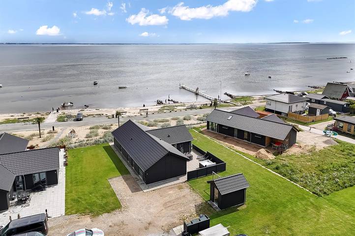 Ferienhaus für 10 Personen, mit Whirlpool und Terrasse sowie Garten und Sauna in Grønninghoved Strand