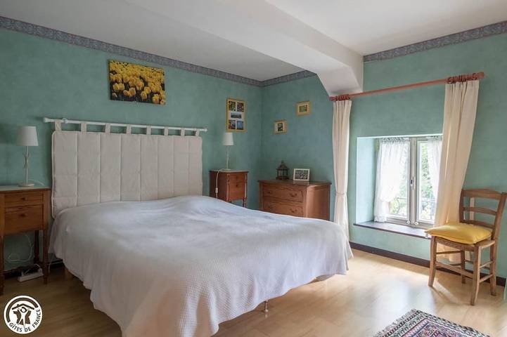 Location de vacances pour 8 personnes, avec balcon et jardin, animaux acceptés à Saint-Gervais-d'Auvergne - 2