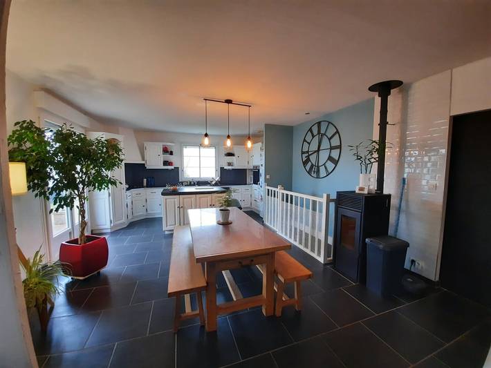 Gîte pour 7 personnes, avec jardin et terrasse à Les Herbiers - 4