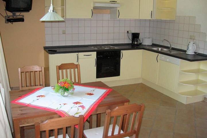 Ferienwohnung für 2 Personen, mit Garten in Wenkendorf - 4