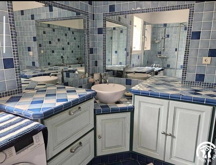 Location de vacances pour 6 personnes, avec Jacuzzi et Terrasse ainsi que Jardin et Piscine à Puybegon - 4